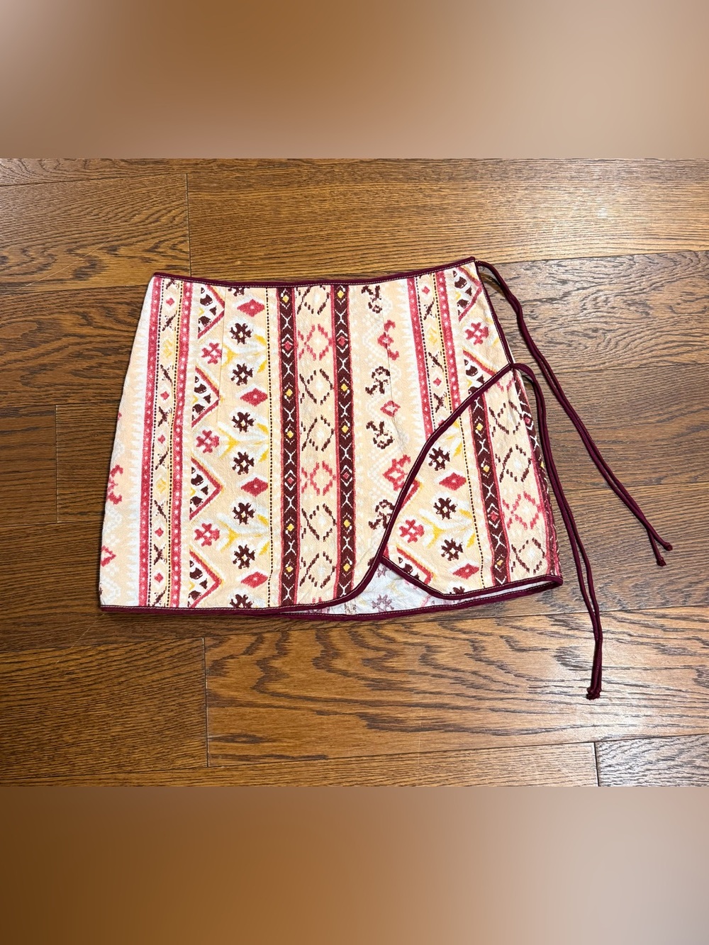 Free People Women’s Faux Wrap Mini Skirt Aztec Southwestern Print Boho Size 2